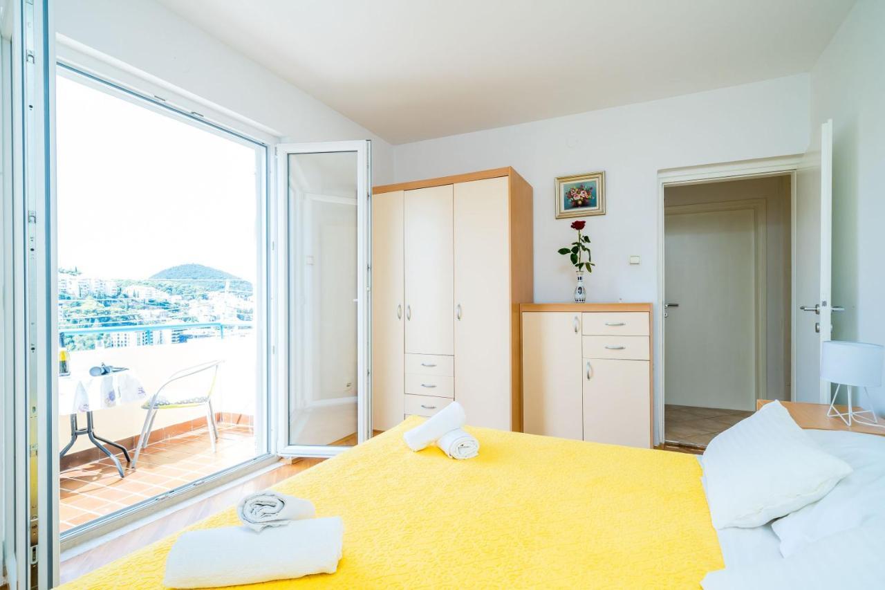Lia Apartment *